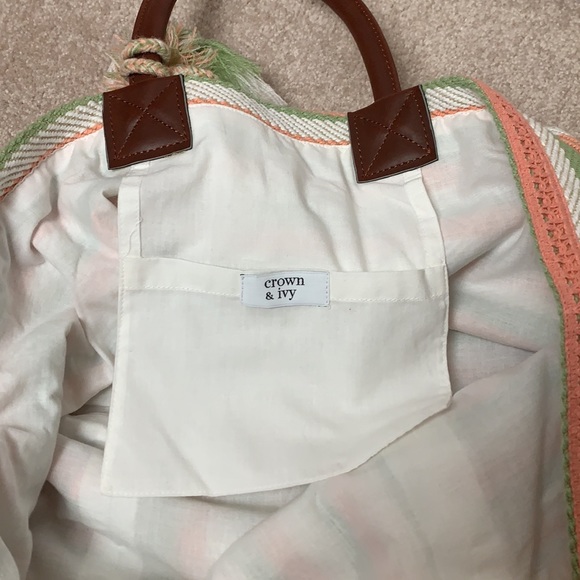 Crown & Ivy Striped Tote with Tassels - Picture 5 of 12